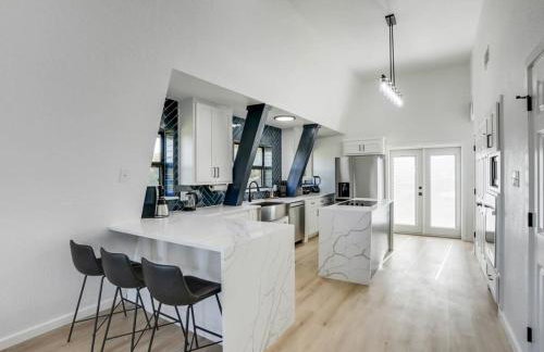 Modern Home - 1 Acre Lot w Pool Patios Jacuzzi - Foto 16