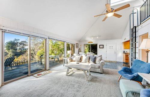 Cove House - Photo 2