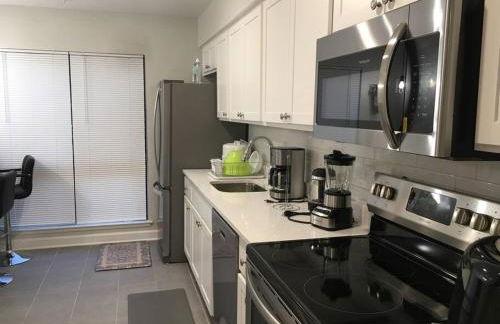 Entire Twnhouse 2bdrms 3Bthrm 2Qbeds 2Levls Fncd Bkyard - Foto 18