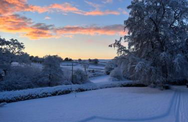 Ty Mawr, The Old School Holiday Homes - Pet Friendly - Foto 50