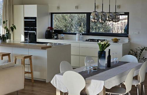 Villa Sea Horizon with a pool - Photo 13