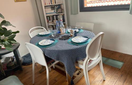 Charmante maison-chalet, vélos et jacuzzi - Foto 12