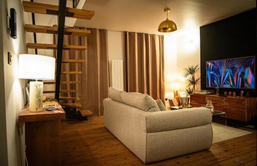 La Parenthèse Suites - appartement luxueux avec sauna et baignoire balnéo - Foto 9