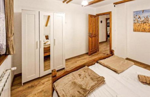 Lovely Home In Gospic With Wifi - Photo 16