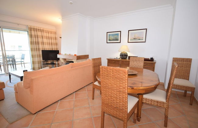 Sunny Balcony Apartment and Pool - Foto 18