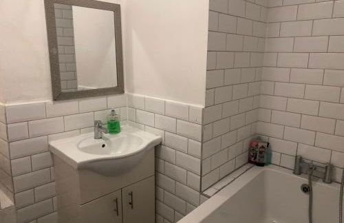 3 Bed Flat - Sleeps 6 - Parking - Wifi - Foto 7