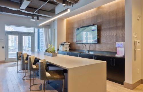 Luxury Apt with Water Views - Foto 10