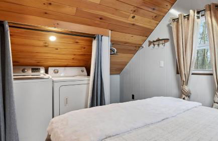 Evergreen Lodge by AvantStay Poconos Lake Cabin Fireplace Large Deck Near Jack Frost Kalahari - Foto 26