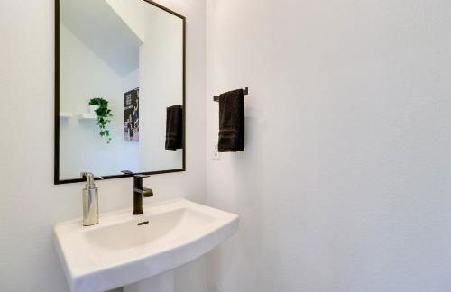 Chic Austin House with Spacious Backyard and Hammock - Foto 15