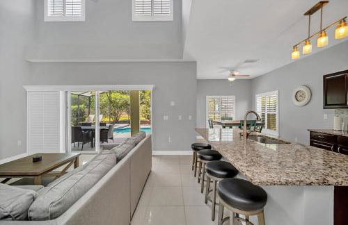Completely Remodeled 5 Bedroom Disney Pool Home - Foto 3
