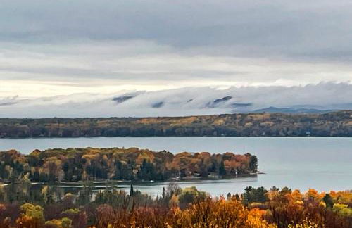 1 Mi to Crystal Lake! Couples Retreat with Deck - Photo 24