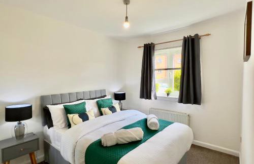 Stylish City Apartment with Free Parking near Town - Foto 7