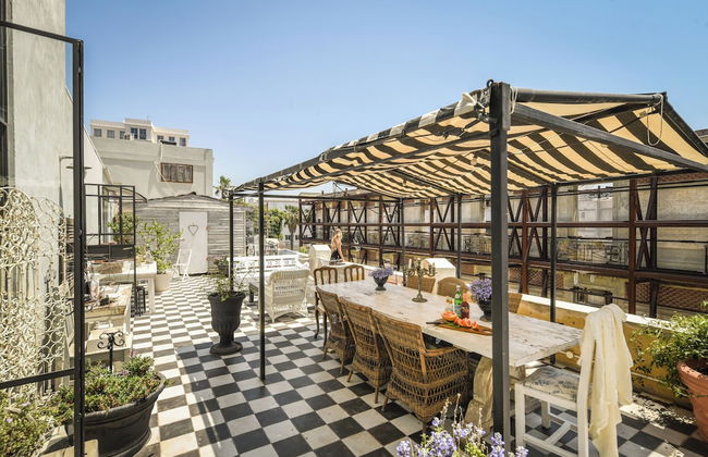 Elegant 1BR Apt w Balcony in the City - Photo 36