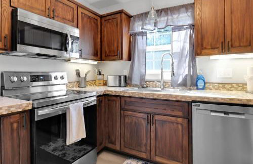 Spacious 3-Bedroom Near Campus - Photo 21