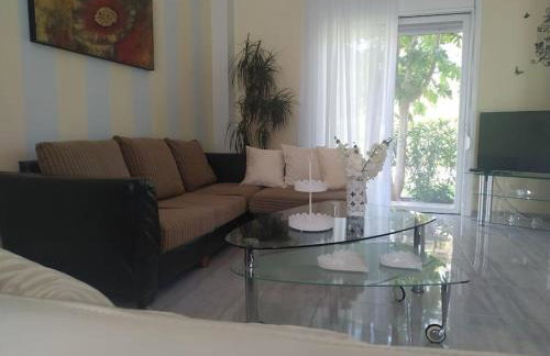 Greek Style Ground Floor Apartment & Pool - Foto 26