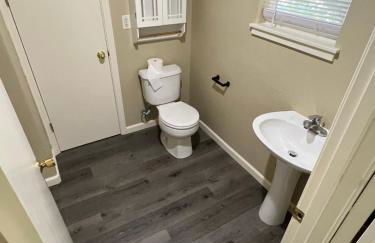 Near Downtown- Kitchen-washerdryer-parking - Foto 37