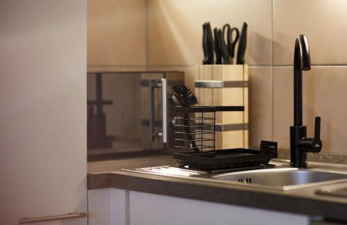 R B Apartment am Airport Hamburg - 1-4 Personen - Küche - Smart TV - Waschtrockner - kostenloser Parkplatz - perfekt für Geschäftsreisende und Familien - Foto 25