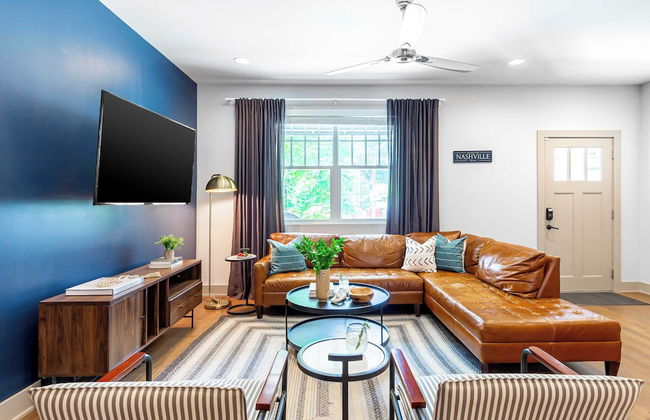 Waverly by Avantstay Nashville-inspired Townhome w/ Luxury Kitchen, Pool Table - Foto 33