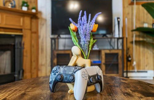 2-bedroom cabin, with a Fireplace, PS5, BBQ, fitness room, and a private hot tub - Foto 19