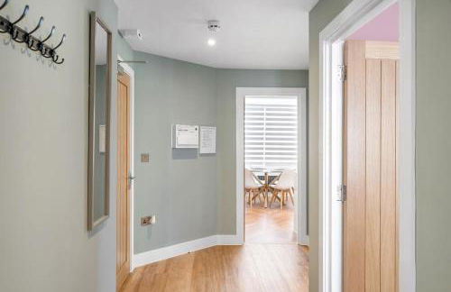 Modern Apartment with Parking nr Seafront - Foto 17