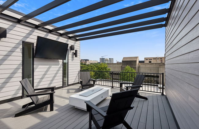 New Modern Townhome With Rooftop Patio 2 Bedroom Townhouse by RedAwning - Foto 23