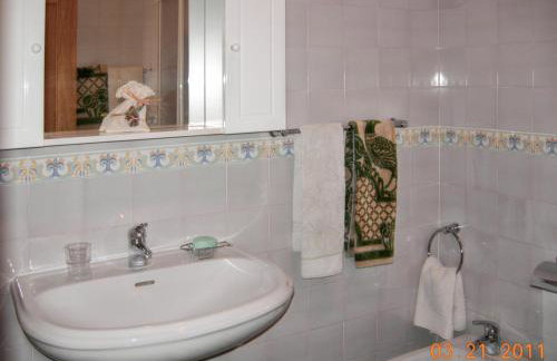 Comfortable house with mountain view and shared pool - Foto 16