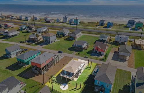 Cozy beach house with ocean views, fire pit and game room - Photo 28
