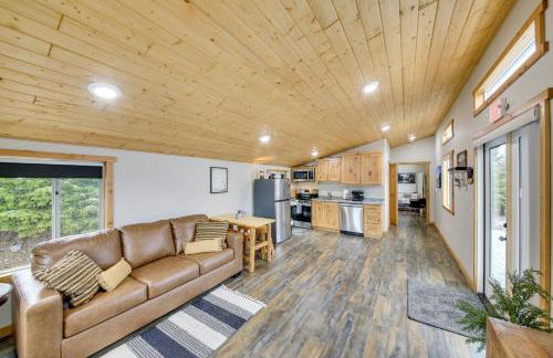 1 Mi to Waterfront Trails, Troy Home with Hot Tub! - Foto 4