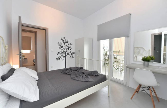 The Local House in Paros - Photo 18