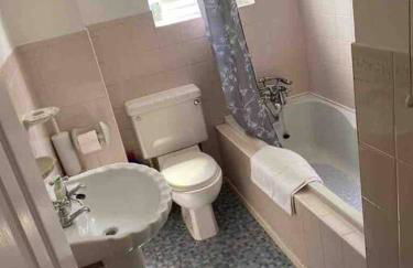 Modern 2 bedroom house with WIFI - Foto 19