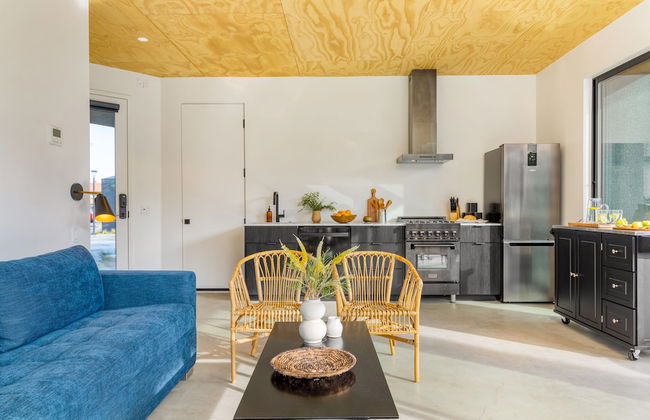 Blackhaus Suites by AvantStay – Modern Comfort in Downtown Palm Springs - Foto 9