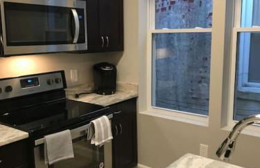 HOME AWAY HOME - Chic 2 BR Capitol Hill DC - Photo 10