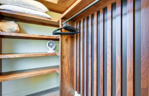 Walk to Lake! Modern Wisconsin Home with Patio - Foto 13