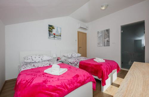 Villa Toni with 5 bedrooms and heated pool - Photo 25