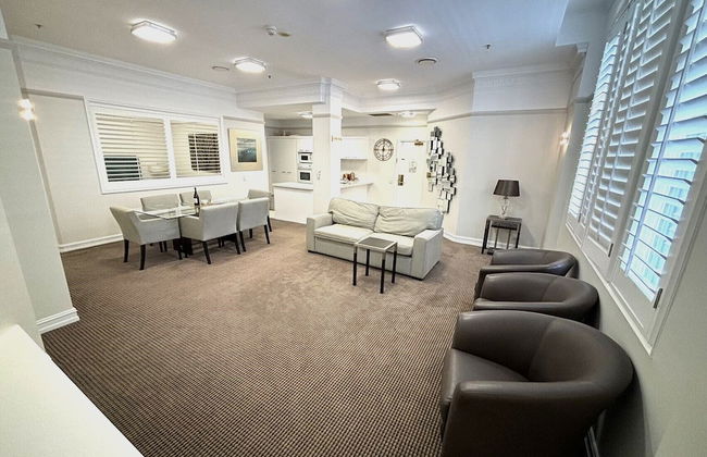 Royal Albert Hotel - Photo 63