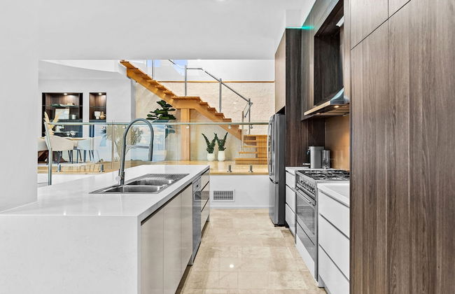 Cliffside Castle With Bay And City Views - Foto 33