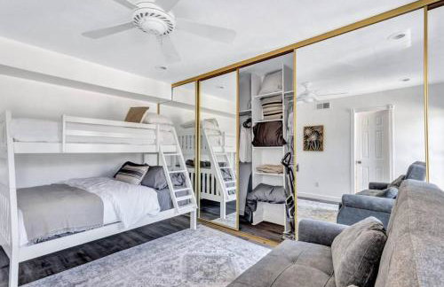 Modern Designed, Lakefront Home in Garland - Foto 23