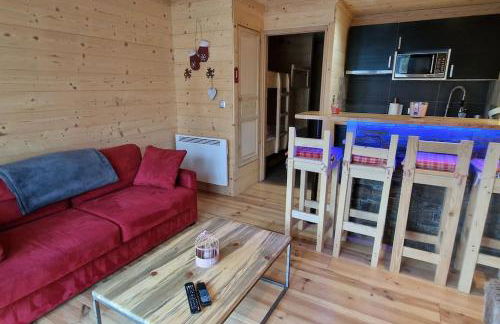 Charmant T2 rénové- Praloup 1600-parking privé, proche station - Foto 13