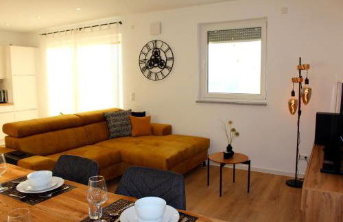 Großes Apartment mit Küche, Dusche, Badewanne, Balkon, Parkplatz vor dem Haus, ruhig gelegen, ADA4 - Foto 52