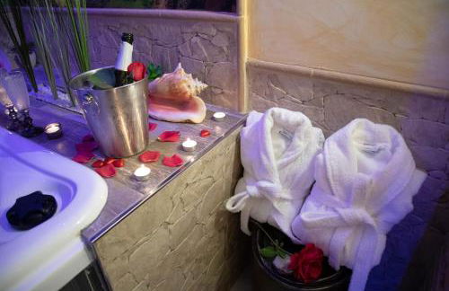 APARTAMENTO ESTRELLA SAUNA SPa JACUZZI - Photo 41