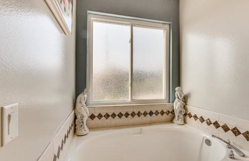 6 Mi to Dtwn Pasadena Home with Patio and Yard! - Foto 17