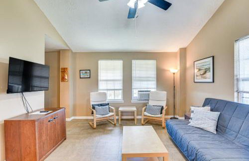 Walk to Shore Crystal Beach Home with Deck! - Foto 5