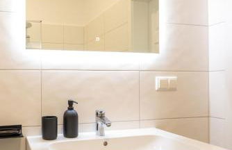 maremar - Style Apartment im Zentrum - Luxus Boxspringbett - Küche - Arbeitsplatz - Highspeed WLAN - Foto 15