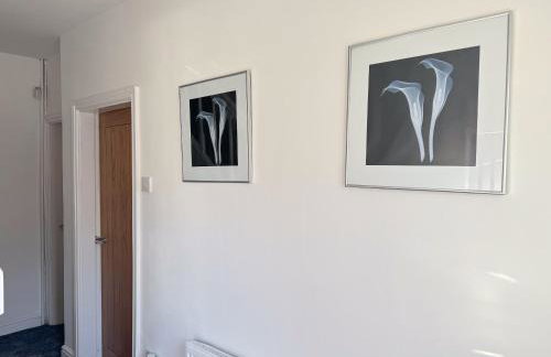 Stoneleigh Retreat 4BR Entire Home - Photo 31