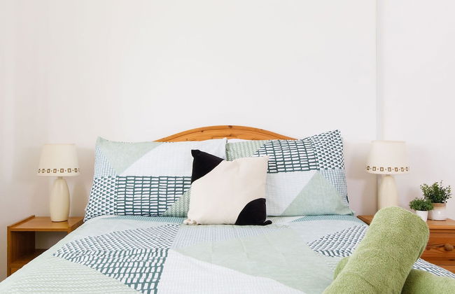 Seaside Retreat 2 Mins to Beach - Photo 2