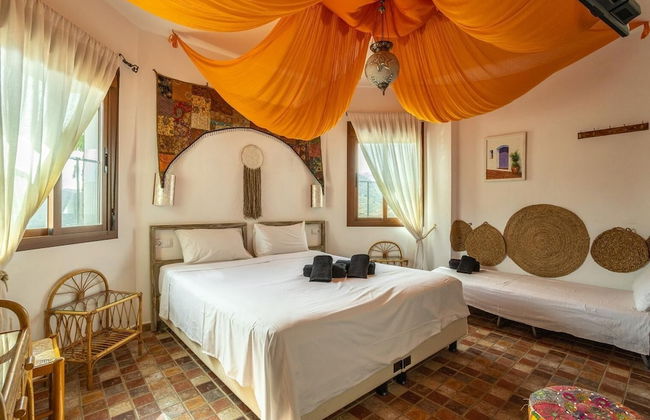 Sayalonga Villa Retreat With 7 Bedrooms - Photo 4