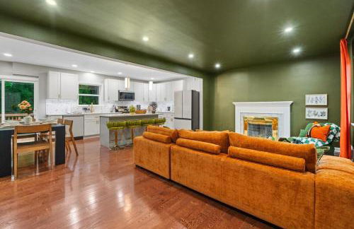 Elegant 5BR Home Sleeps 14 Minutes from DC - Russell - Foto 21