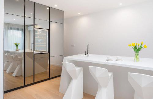 New LUXURY apartment with sea view and PRIVATE heated pool, 50m from the beach - Foto 23