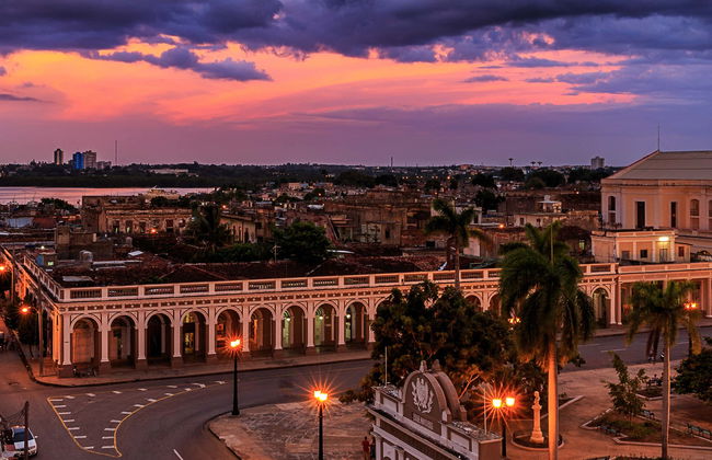Tour noturno por Cienfuegos com jantar - Foto 2