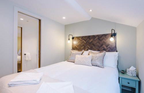 Foden's House by YourStays - 2 Bedroom Cottage in Sandbach with gorgeous dining room extension, High end finish - Foto 36